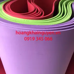 Cao su xốp màu đen lót nhà kho