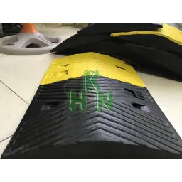 GỜ CAO SU GIẢM TỐC NHA TRANG